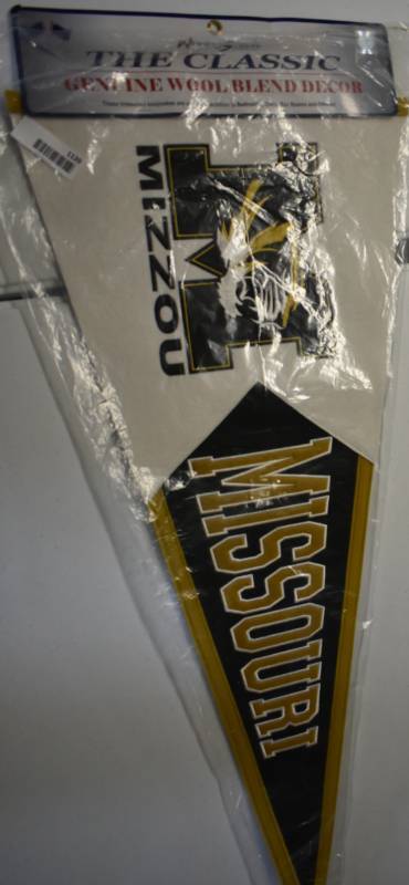 lot 1139 image: Large University of Missouri Tigers 30x10 Inch Wool Pennant New In Package
