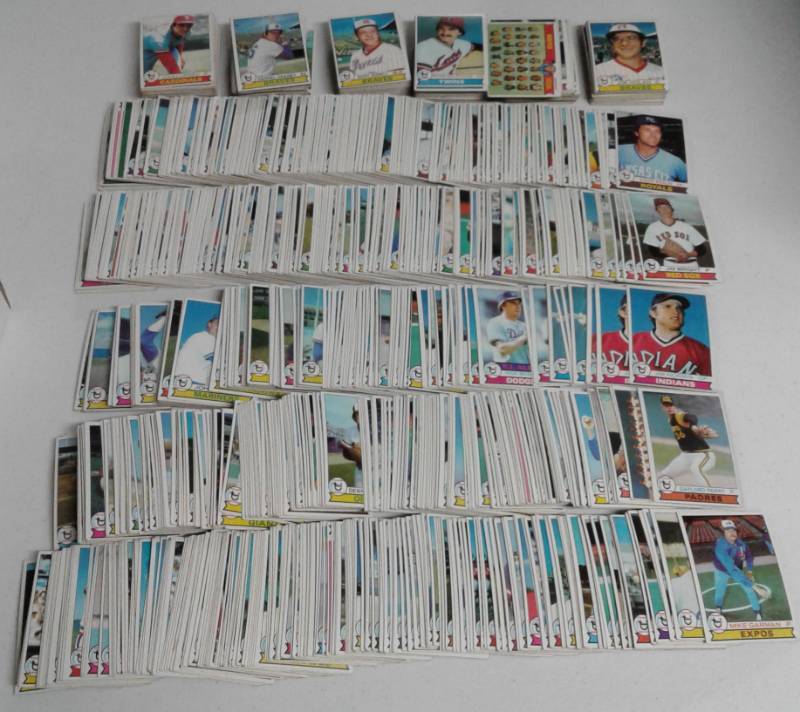 lot 1157 image: Huge Lot of Over 1,000 Original 1979 Topps Baseball Cards in Great Condition - Tons of Pictures