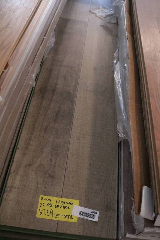 67 Sq Ft Of 8mm Wood Laminate Flooring Closeout Flooring Tile