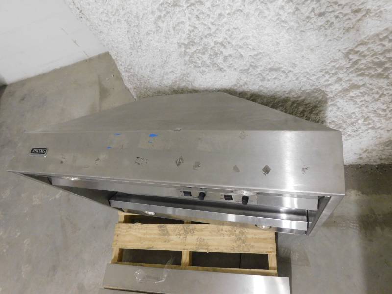 lot 4313 image: Viking VCIH4208SS 42 Inch Island Chimney Range Hood