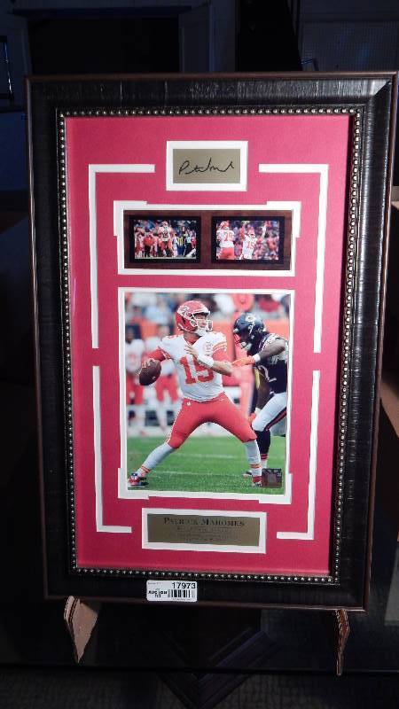 lot 17973 image: PATRICK MAHOMES - #15 KANSAS CITY CHIEFS