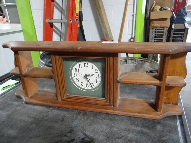 lot 5621 image: Wall clock