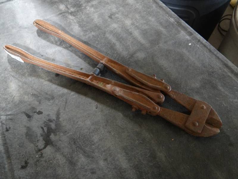 lot 5622 image: Bolt cutters