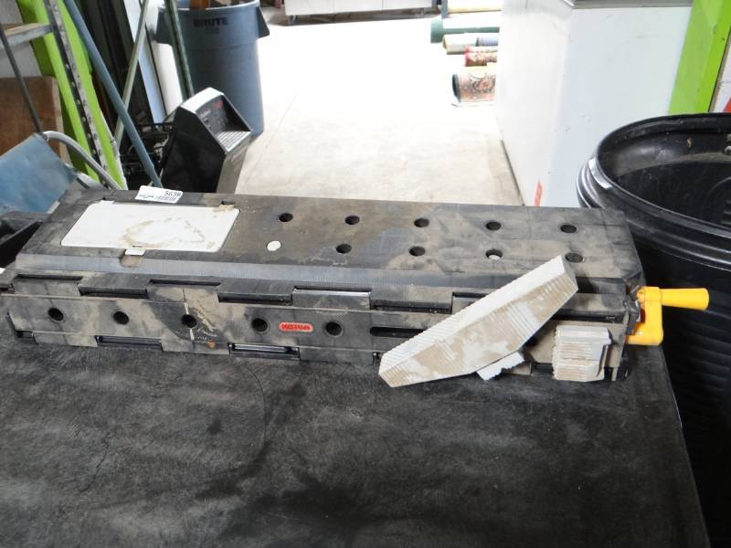 lot 5639 image: Keter work table.