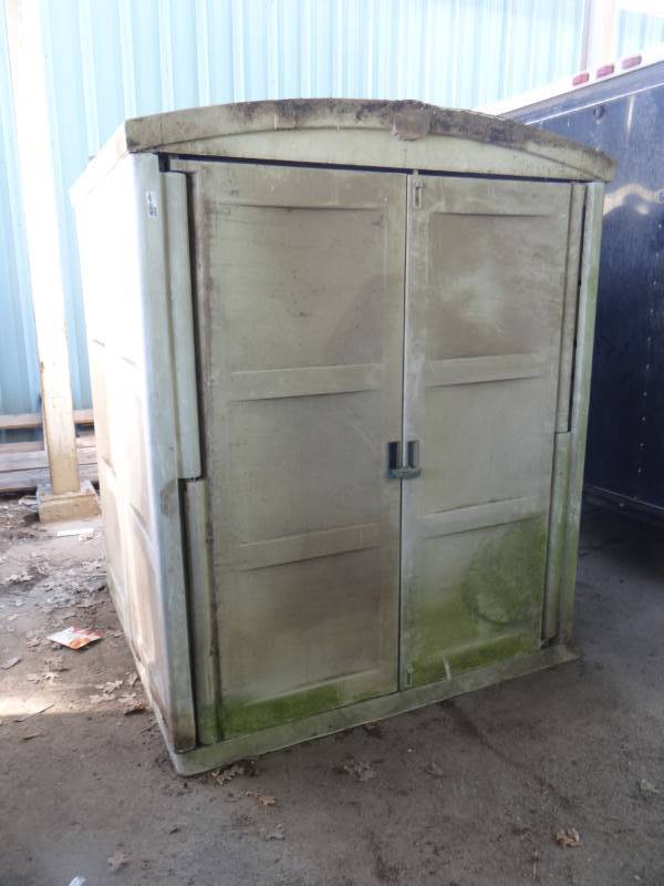 lot 5659 image: Sun cast sports shed.