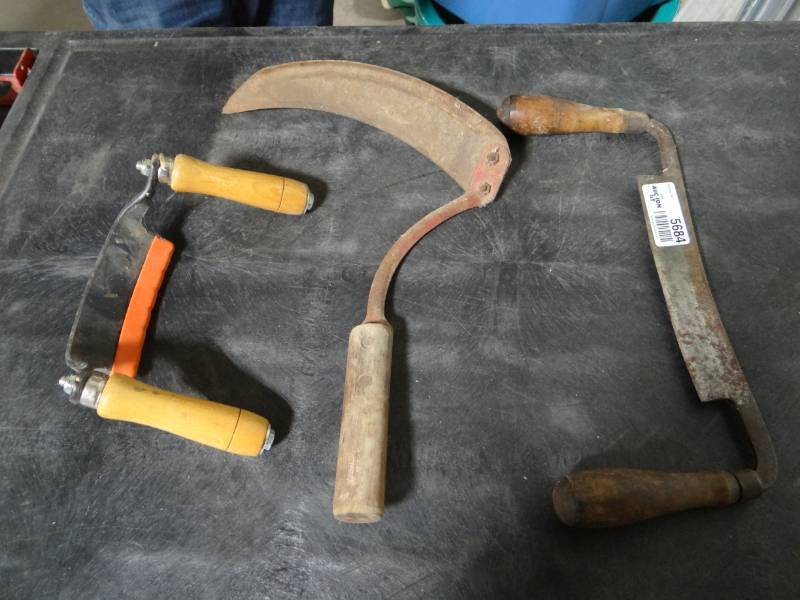 lot 5684 image: 5 & 8 shaver, hand scythe.