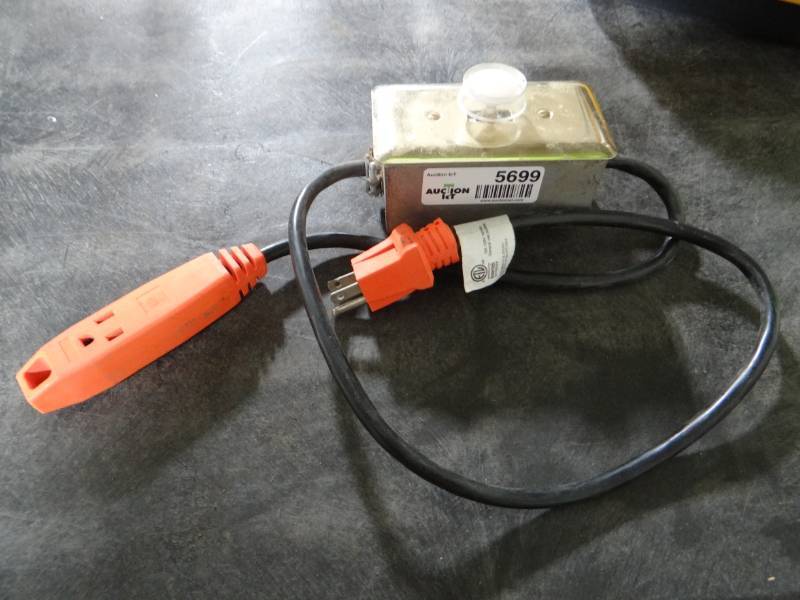 lot 5699 image: Dimmer switch.