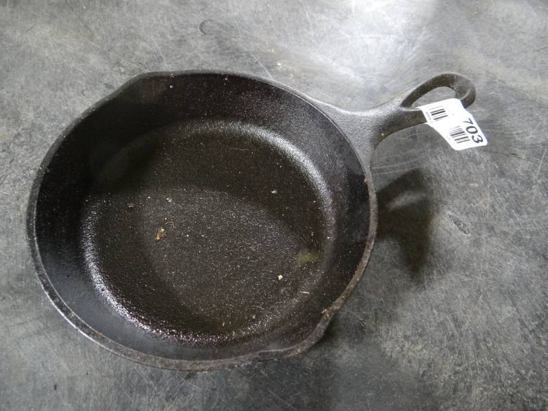 lot 5703 image: 6 12 Lodge cast iron pan.