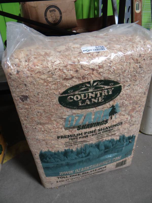 lot 5706 image: Country lane premium pine shavings.