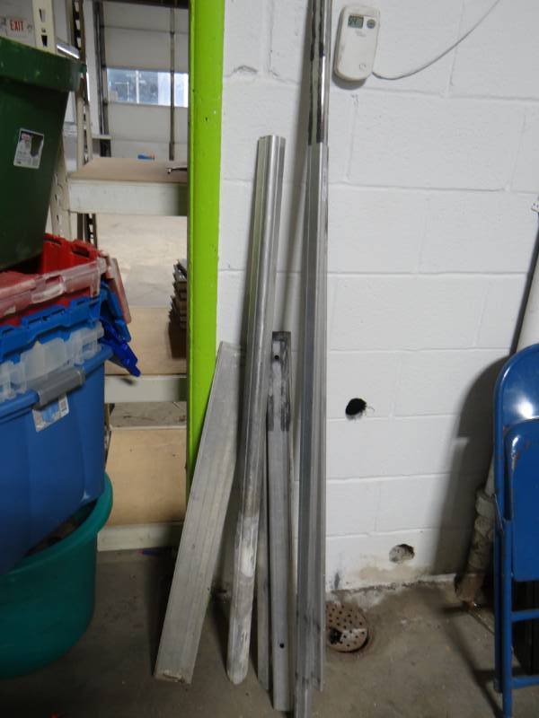 lot 5717 image: Aluminum bird house poles.