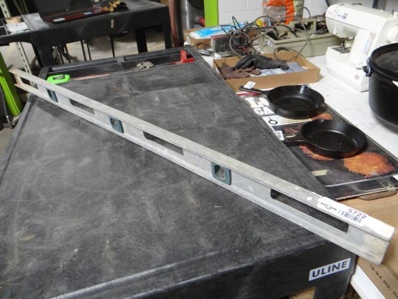 lot 5722 image: 48 metal level.