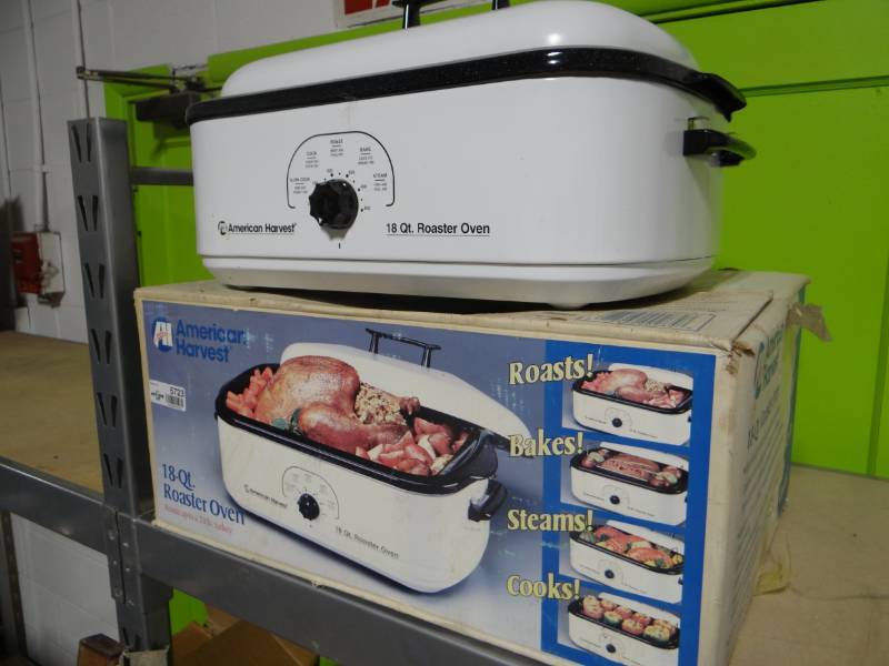 lot 5723 image: American harvest 18QT roaster oven.
