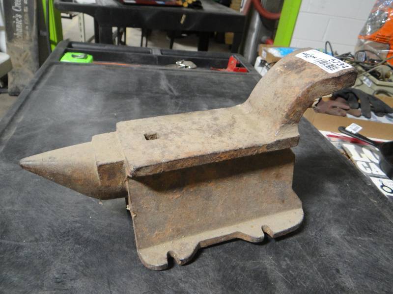 lot 5734 image: Bench top anvil.