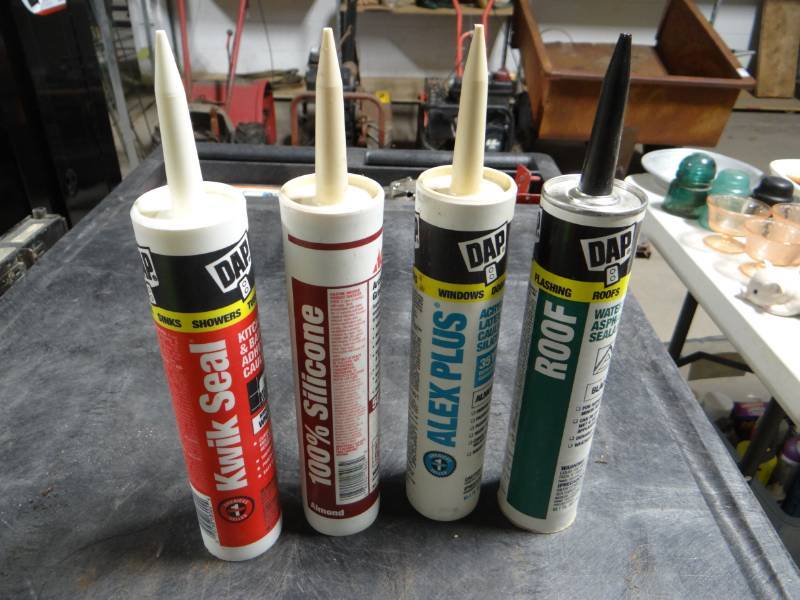 lot 5743 image: Lot of caulking.