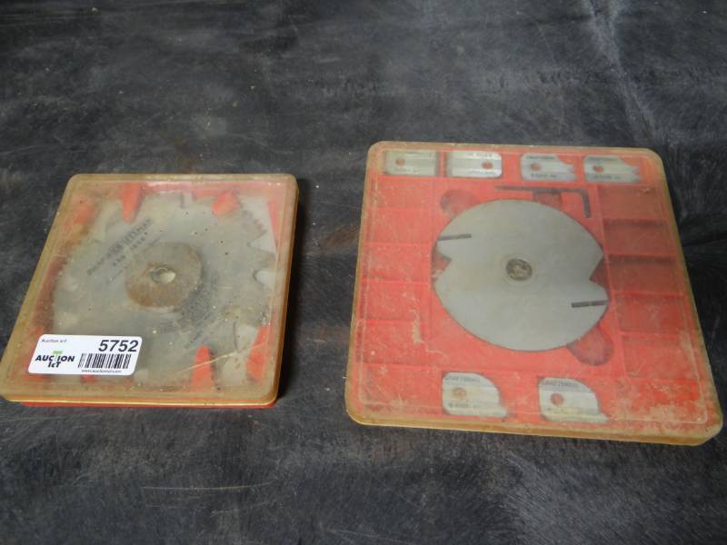 lot 5752 image: Craftsman kromedce dado.