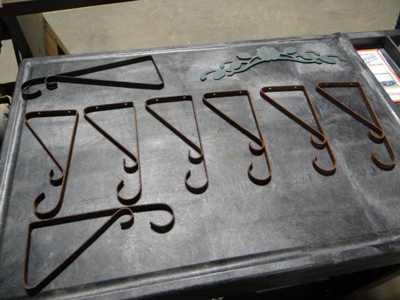 lot 5760 image: Metal brackets.