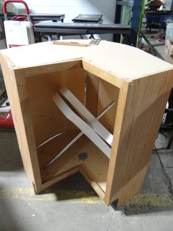 lot 5789 image: Lazy susan cabinet.