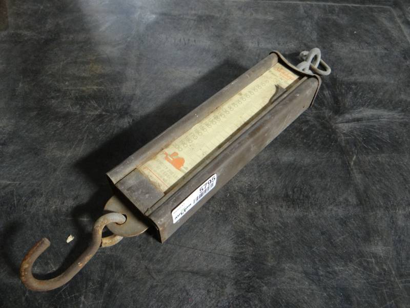 lot 5795 image: Sunbeam stewart farm N barn scale, 200 capacity.