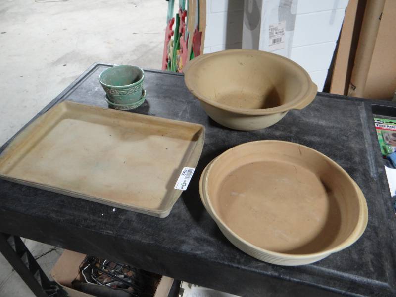 lot 5824 image: Lot of stoneware.