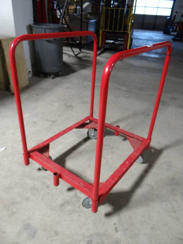 lot 5833 image: Material cart.