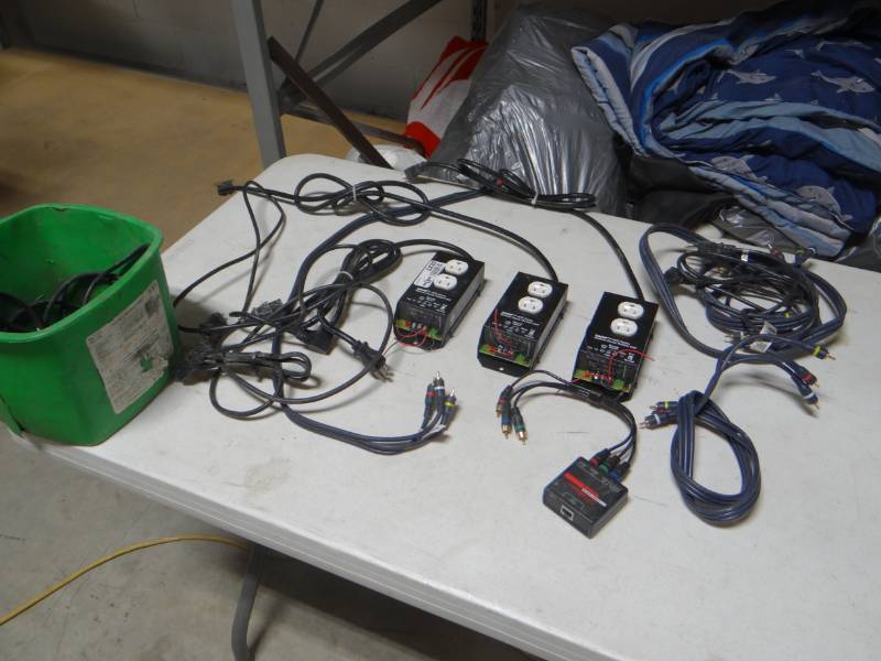lot 5836 image: 3 Remote power control units and wires.