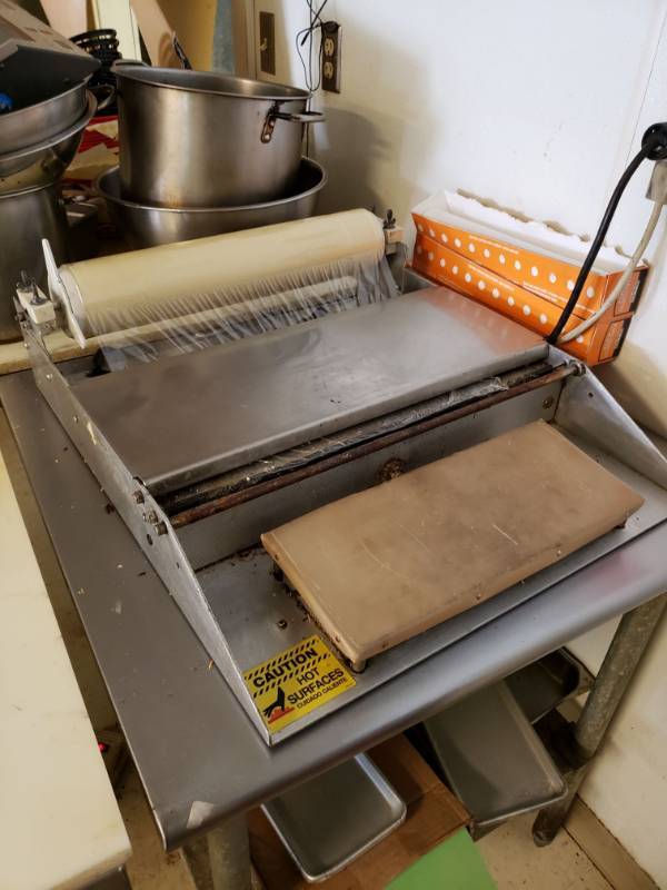 lot 2250 image: Heat Seal Table Top Wrapper