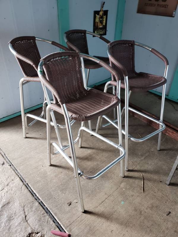 lot 2263 image: (4) Metal and Wicker Barstools
