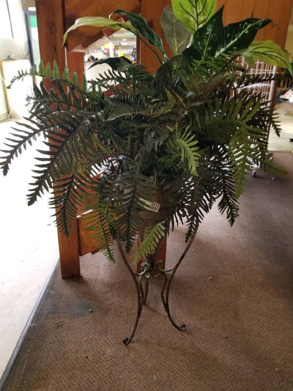 lot 3412 image: Fake Plant With Metal Stand