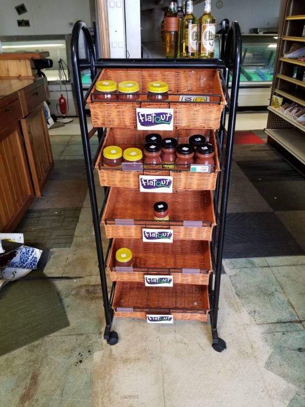 lot 3417 image: Rolling Display Cart with Wicker Baskets