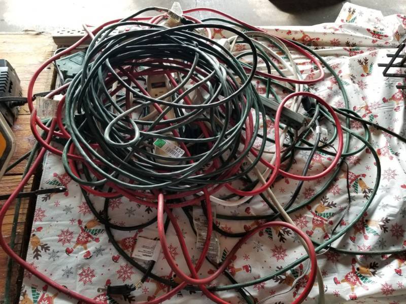lot 3435 image: Various Extension Cords