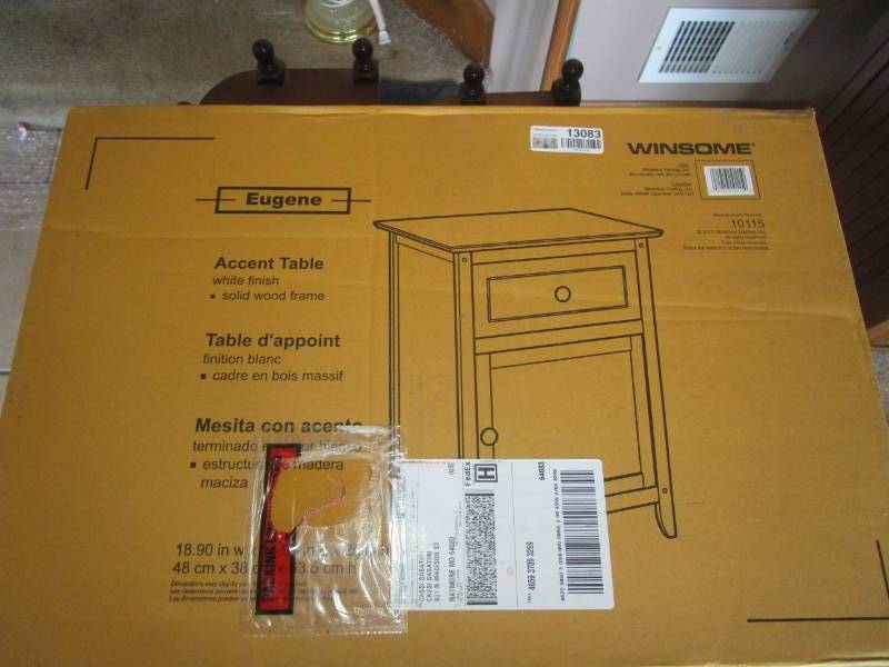 lot 13083 image: Winsome #10115 Accent Table in Box