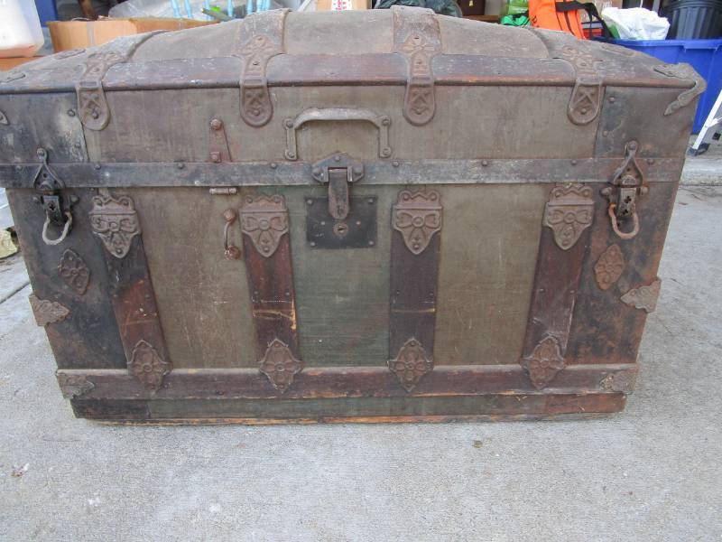 lot 13131 image: Dome Lid Steamer Trunk