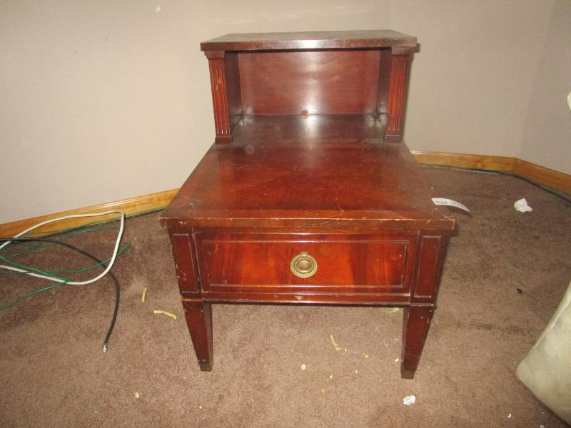 lot 13191 image: Wood End Table Cherry color