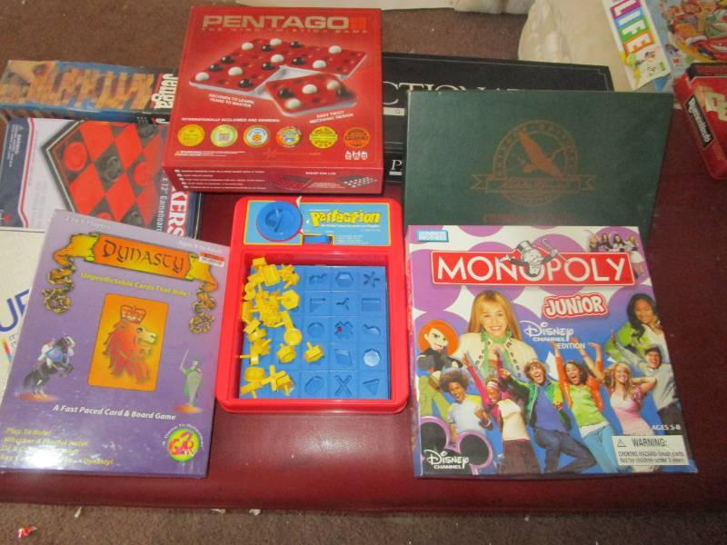 lot 13196 image: Lot of Board Games