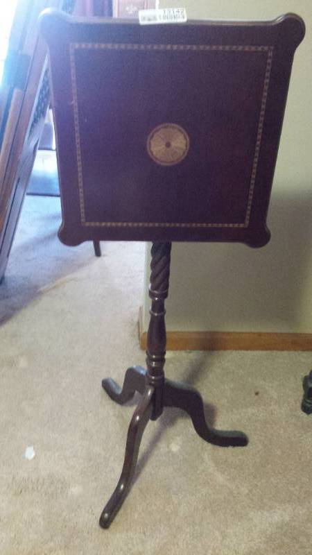 lot 13142 image: Mahogany Folding Top Accent Table