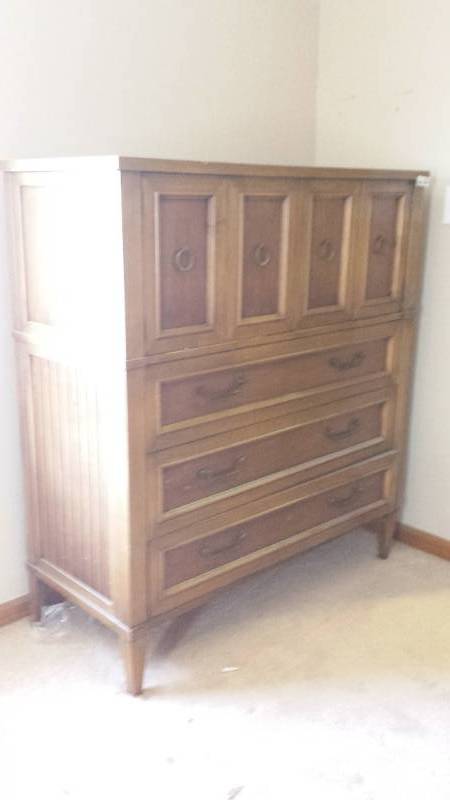 lot 13151 image: Vintage Chest of Drawers  Wardrobe