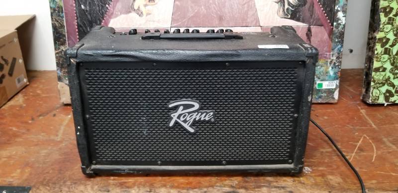 lot 2089 image: Rogue Stereo Chorus Amplifier