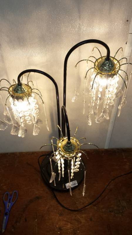 lot 2127 image: Chandelier 3 Arm Lamp