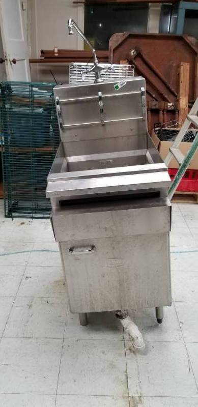 lot 4205 image: Keating 18 inch Rinse Tank SS w Faucet
