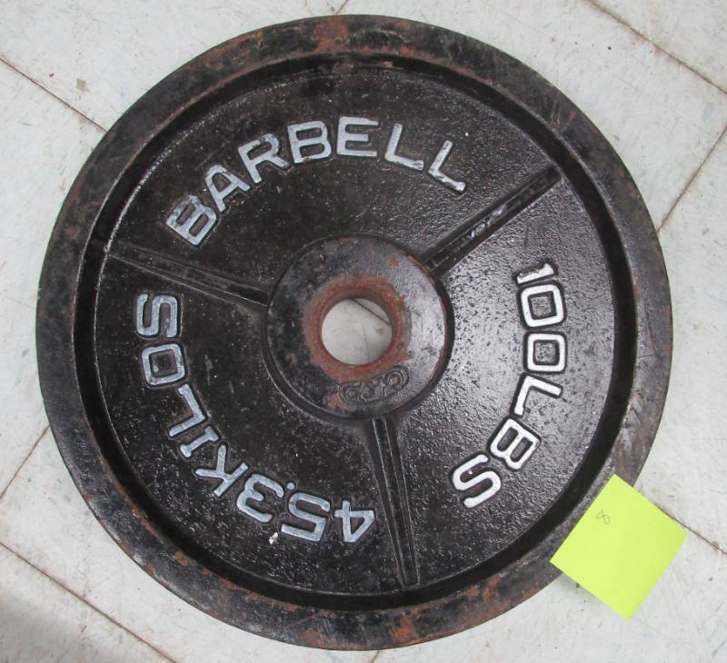 lot 8 image: Standard 100lb Barbell