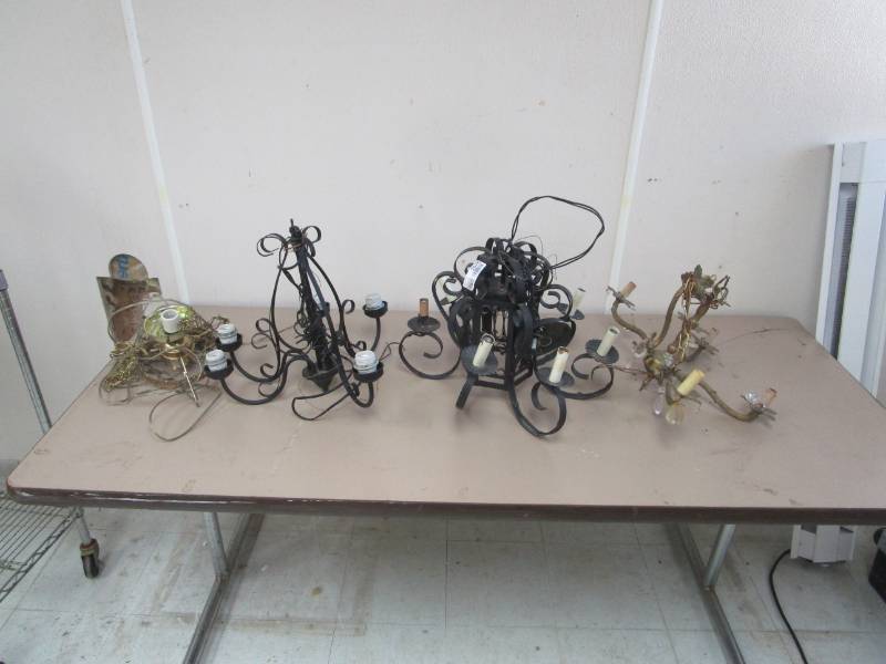 lot 2076 image: Lot of 4 Metal Chadalier Hanging Light Fixtures