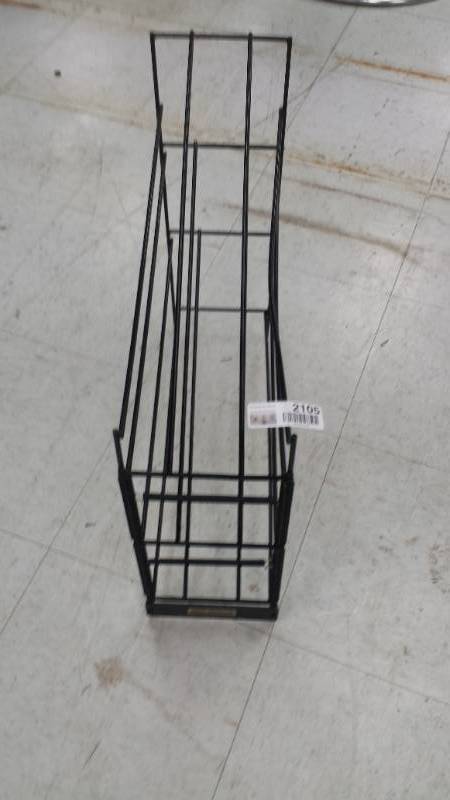 lot 2105 image: Light weight Metal Shelf