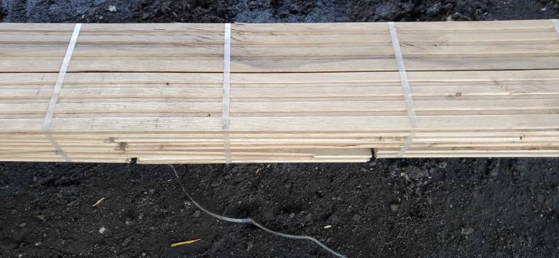 lot 1501 image: (5) Bundles 4 Red Oak Unfinished Hardwood No.3 Utility Grade 23.3 SFT per Bundle Total of Lot 116.5 SFT