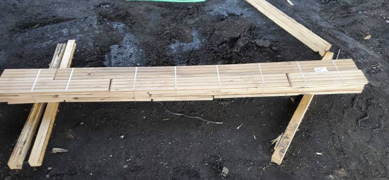 lot 1505 image: (5) Bundles 4 Red Oak Unfinished Hardwood No.3 Utility Grade 23.3 SFT per Bundle Total of Lot 116.5 SFT