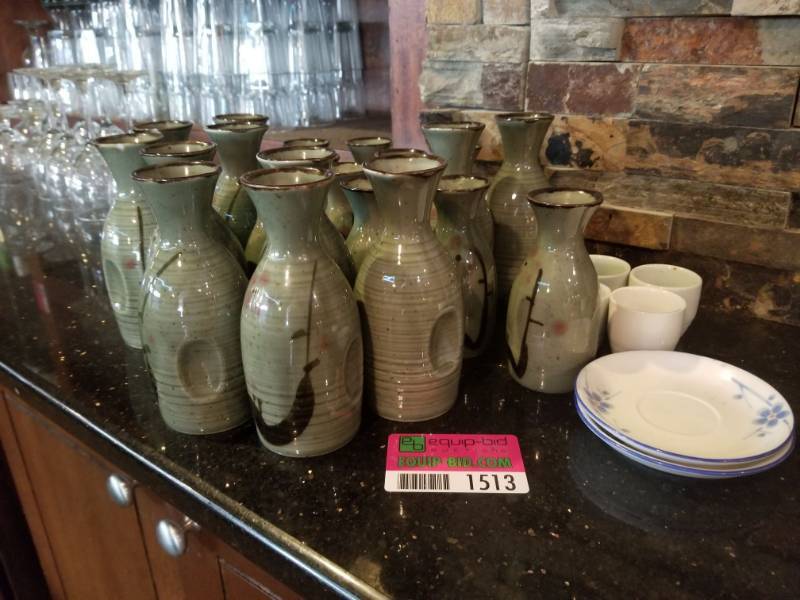 lot 1513 image: Green Saki Glasses