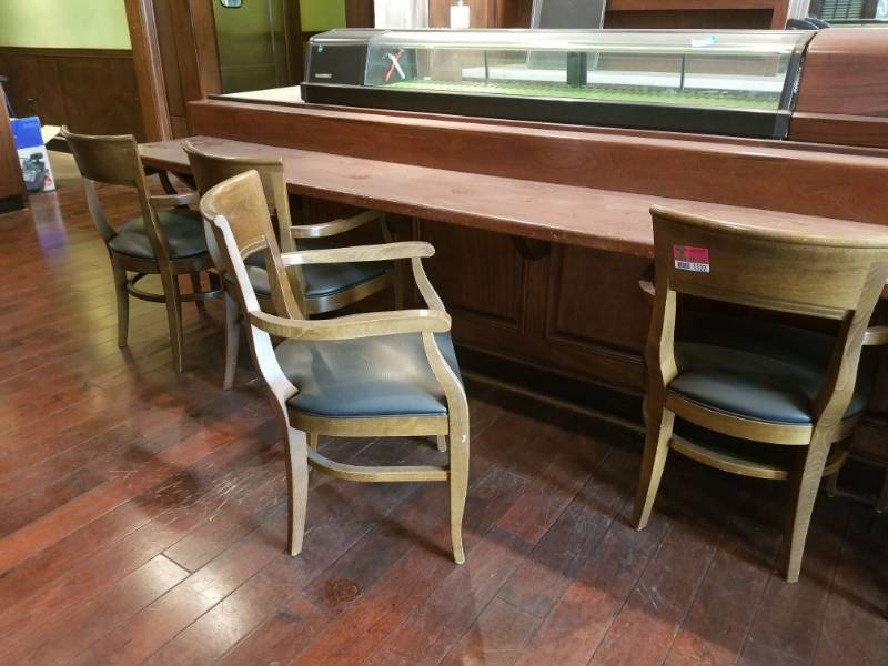 lot 1522 image: 4 Dining Room Chairs