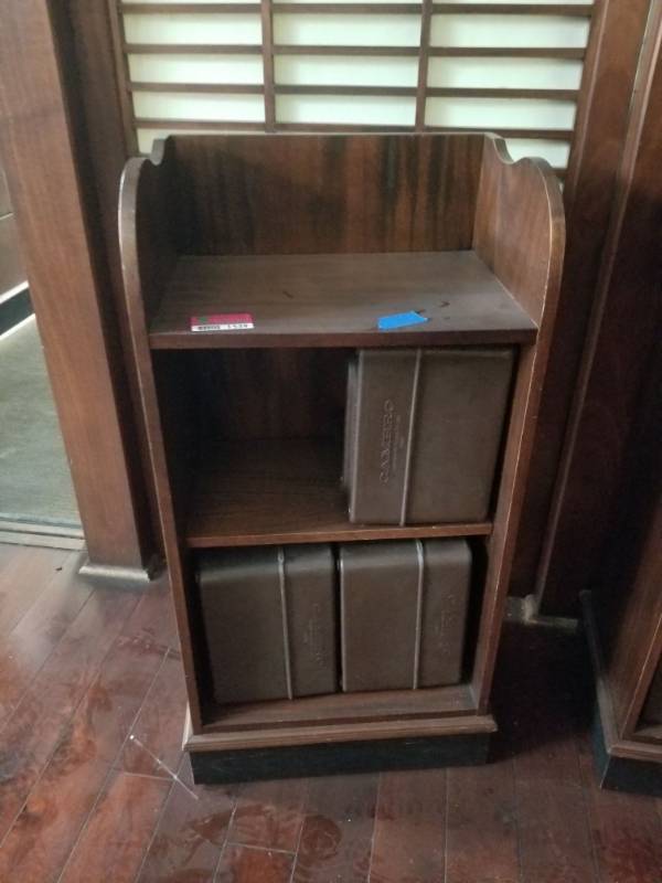 lot 1540 image: Booster Seat Holders