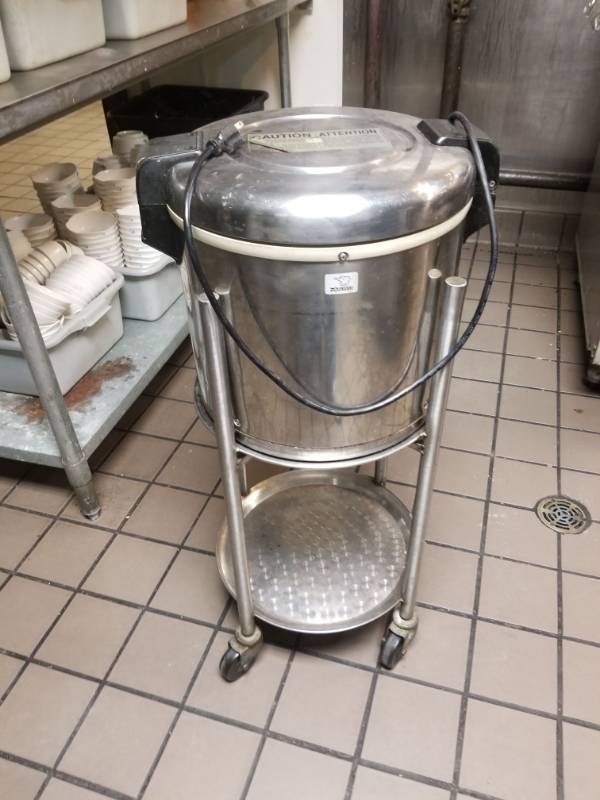 lot 1553 image: Zojirushi Electric Rice Warmer Model THA-803S