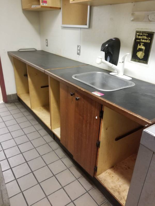 lot 1563 image: Bottom Cabinets With Sink