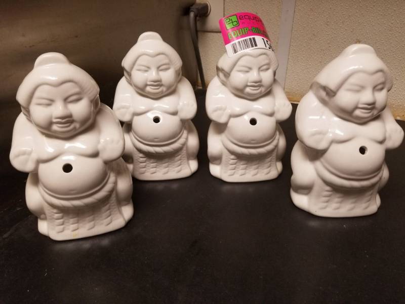 lot 1567 image: 4 Japanese Men Decor
